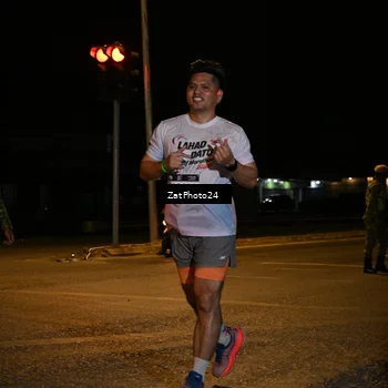 Runner Photo 7679631