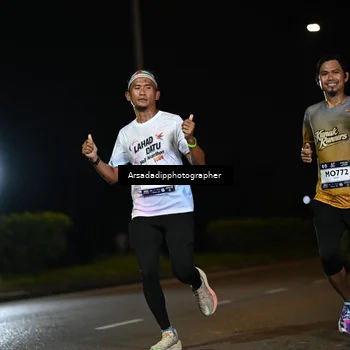 Runner Photo 7679645