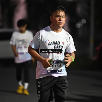 Runner Photo 7679646