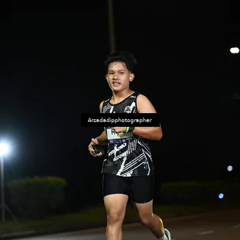 Runner Photo 7679663