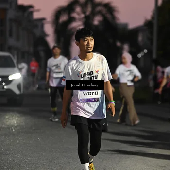 Runner Photo 7679681