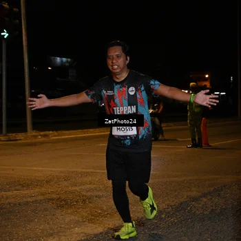 Runner Photo 7679696
