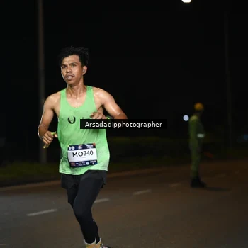 Runner Photo 7679724