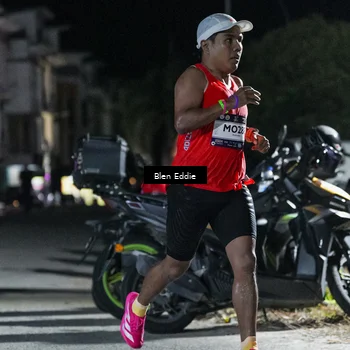 Runner Photo 7679773
