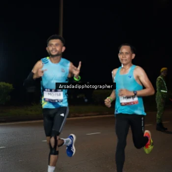 Runner Photo 7679783