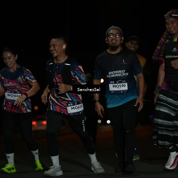 Runner Photo 7679794