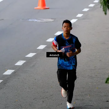 Runner Photo 7679824