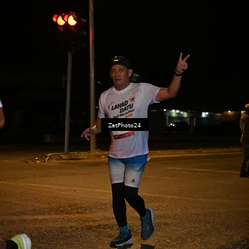 Runner Photo 7679844