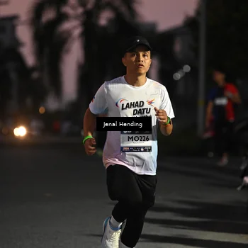 Runner Photo 7679873