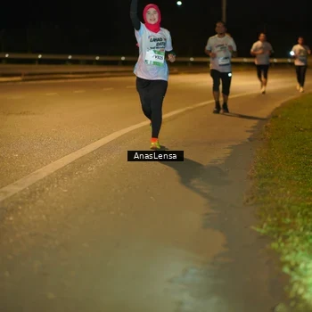 Runner Photo 7680028