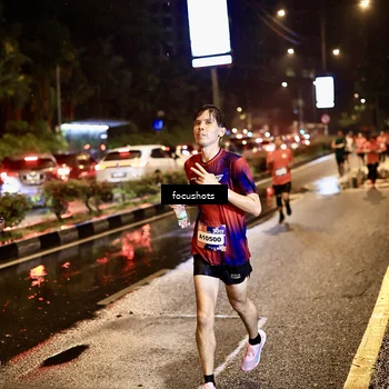 Runner Photo 7680136