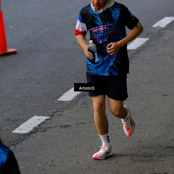 Runner Photo 7680341