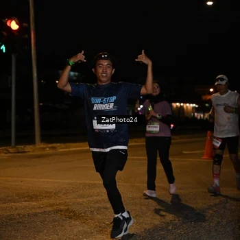 Runner Photo 7680417
