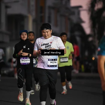 Runner Photo 7680675