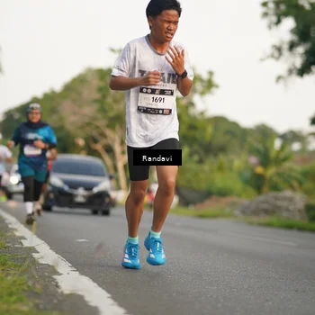 Runner Photo 7680847