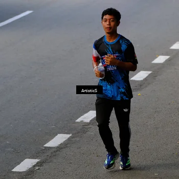 Runner Photo 7680916