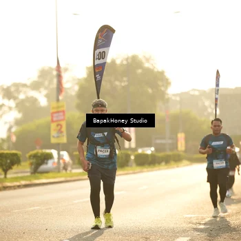 Runner Photo 7680973