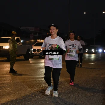 Runner Photo 7681002