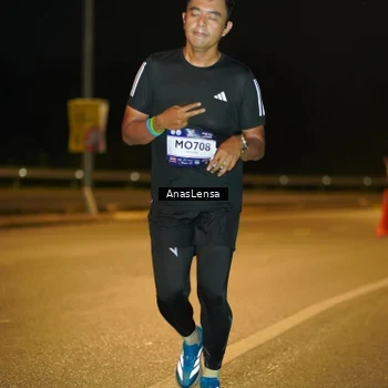 Runner Photo 7681040
