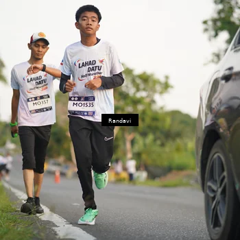 Runner Photo 7681058