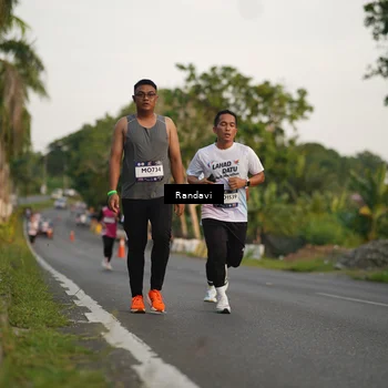 Runner Photo 7681073