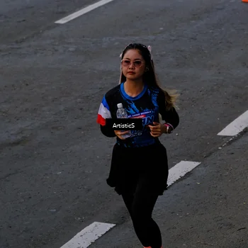 Runner Photo 7681104