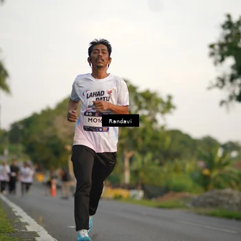 Runner Photo 7681134