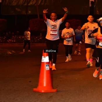 Runner Photo 7681143