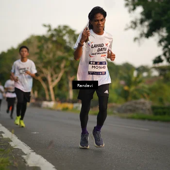 Runner Photo 7681181