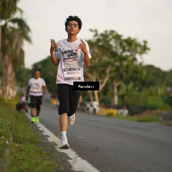 Runner Photo 7681190