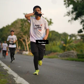 Runner Photo 7681201