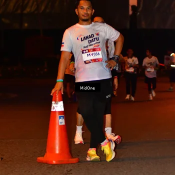 Runner Photo 7681259