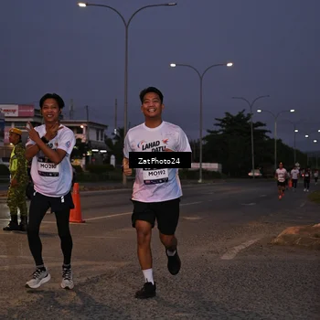 Runner Photo 7681277