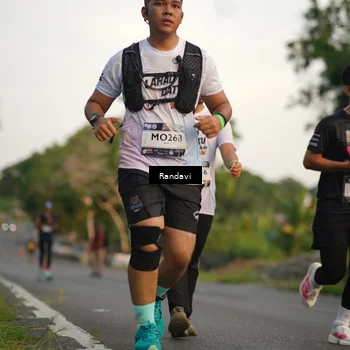 Runner Photo 7681296