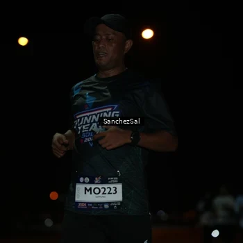 Runner Photo 7681330