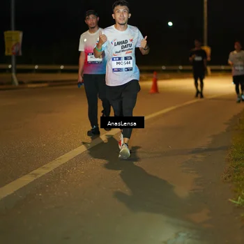 Runner Photo 7681391