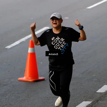Runner Photo 7681393