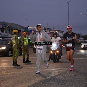 Runner Photo 7681406
