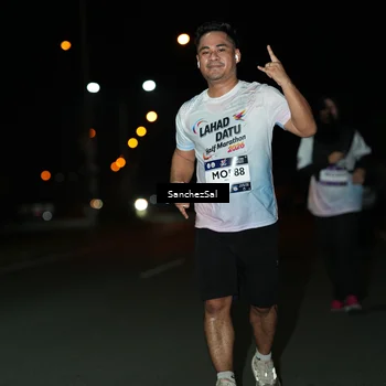 Runner Photo 7681443