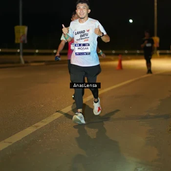 Runner Photo 7681475