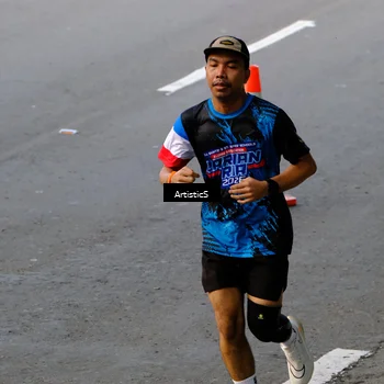 Runner Photo 7681484