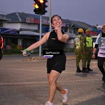 Runner Photo 7681502