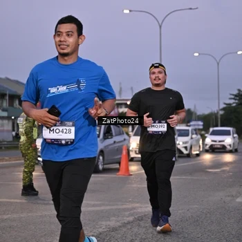 Runner Photo 7681668