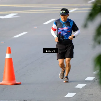 Runner Photo 7681700