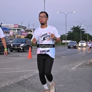 Runner Photo 7681823
