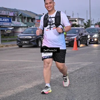 Runner Photo 7681874