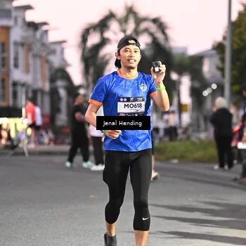 Runner Photo 7682003