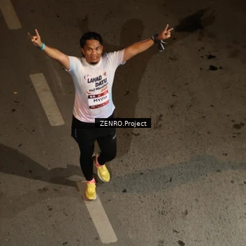 Runner Photo 7682062