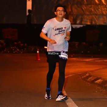 Runner Photo 7682066