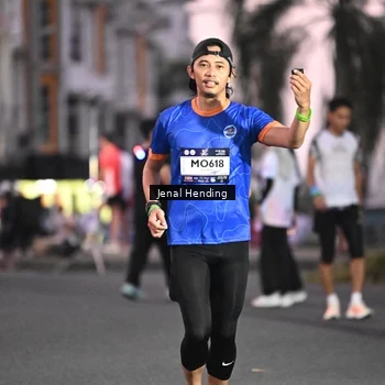 Runner Photo 7682082